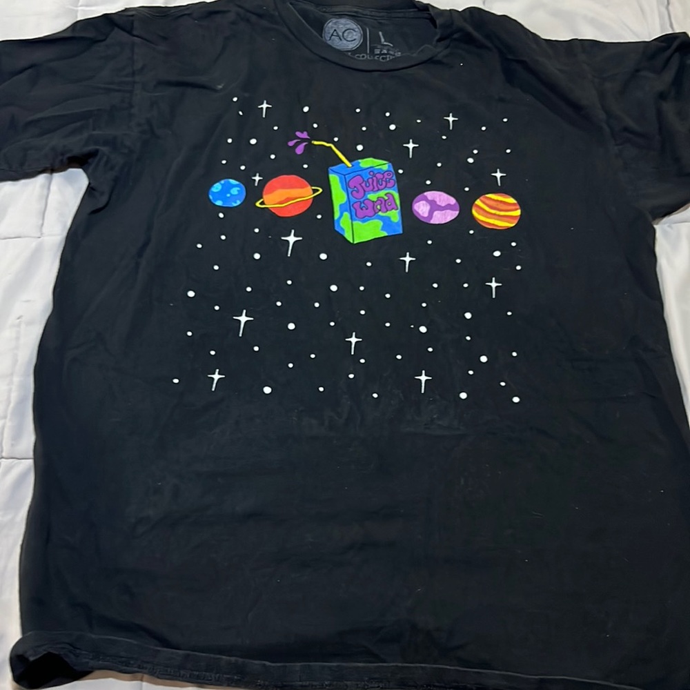 Brand: artist collective.  Size: large.
